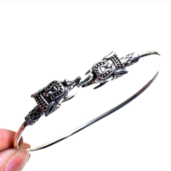 STERLING SILVER ADJUSTABLE ELEPHANT BANGLE BRACELET - Picture 1 of 1